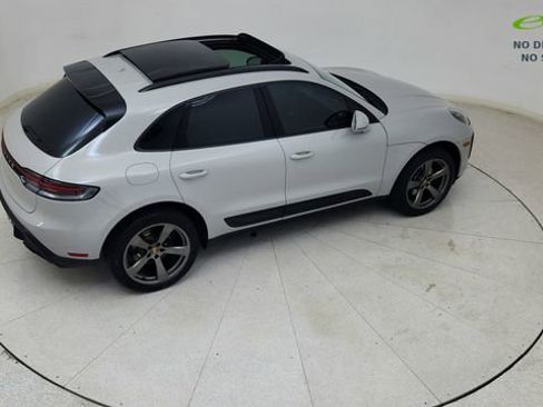 Used 2024 Porsche Macan AWD/4WD image 81