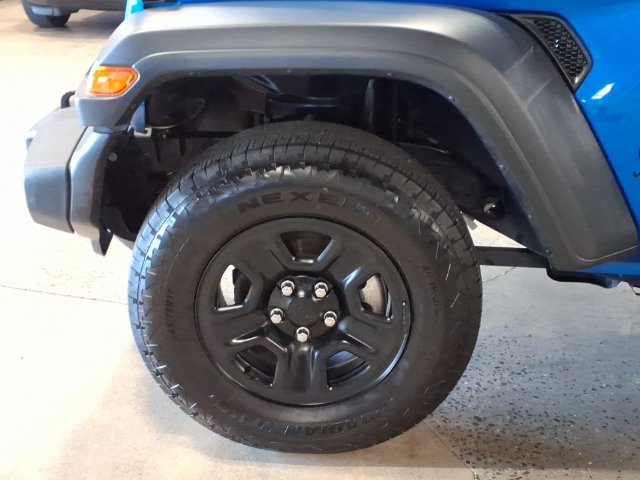 Used 2025 Jeep Wrangler Sport AWD/4WD image 10