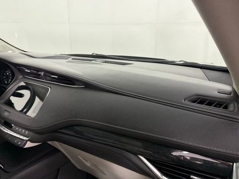 Used 2020 Cadillac XT4 Premium Luxury image 31