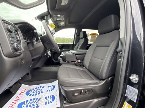 Used 2024 Chevrolet Silverado 2500 Custom w/ Custom Value Package image 12