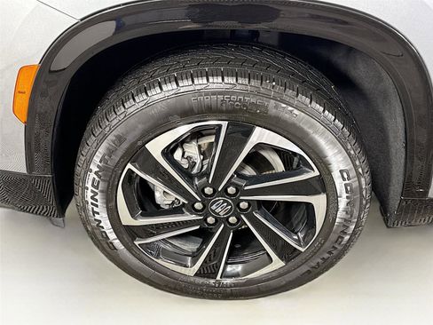 Used 2025 Buick Enclave Sport Touring AWD/4WD image 8