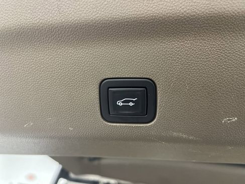 Certified 2021 GMC Yukon Denali w/ Denali Ultimate Package image 37