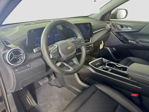 New 2026 Chevrolet Equinox LT w/ Convenience Package II FWD image 10