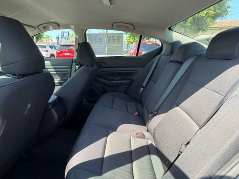 Used 2024 Nissan Altima 2.5 SV FWD image 31