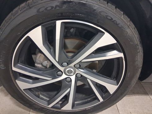 Used 2020 Volvo XC40 T5 R-Design w/ Protection Package Premier AWD/4WD image 11