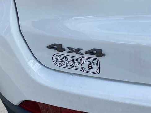 Used 2024 Jeep Compass Trailhawk image 5