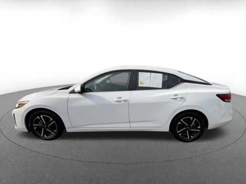 Used 2025 Nissan Sentra SV FWD image 9