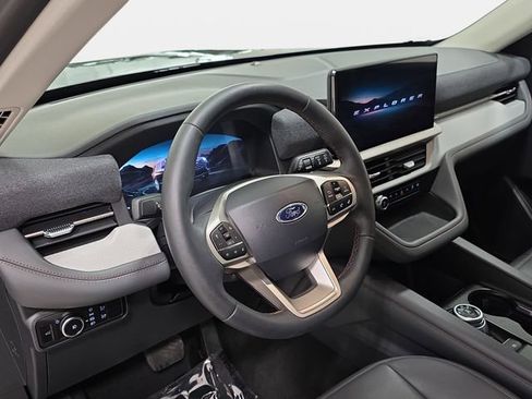 Used 2026 Ford Explorer Active w/ Active Comfort Package AWD/4WD image 16