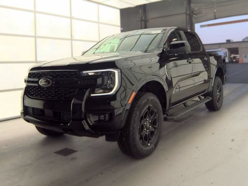 Used 2026 Ford Ranger Lariat w/ FX4 Off-Road Package AWD/4WD image 2