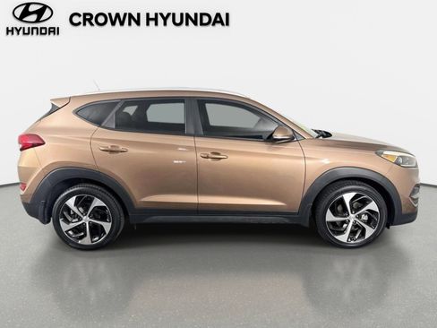 Used 2016 Hyundai Tucson Sport FWD image 4