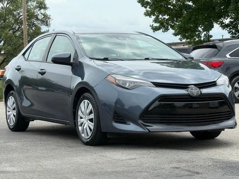 Used 2017 Toyota Corolla LE image 8