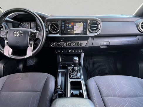 Certified 2019 Toyota Tacoma TRD Off-Road w/ Technology Package AWD/4WD image 11