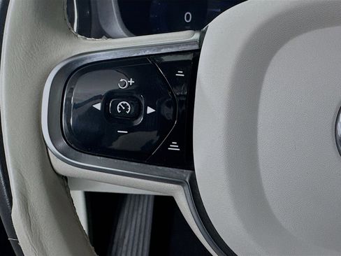 Used 2023 Volvo XC60 B5 Plus w/ Protection Package Premier image 16