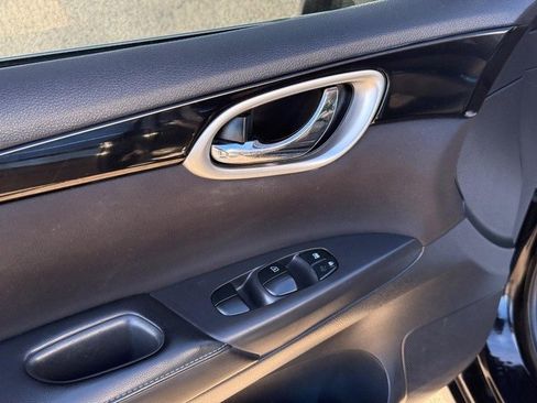 Used 2019 Nissan Sentra SV w/ Special Edition Package image 18