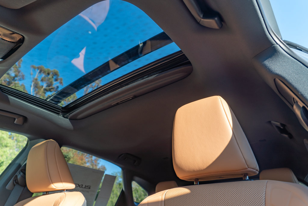 New 2026 Lexus RX 350 Premium w/ Accessory Package (Z1) FWD image 15