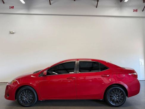 Used 2019 Toyota Corolla LE FWD image 3