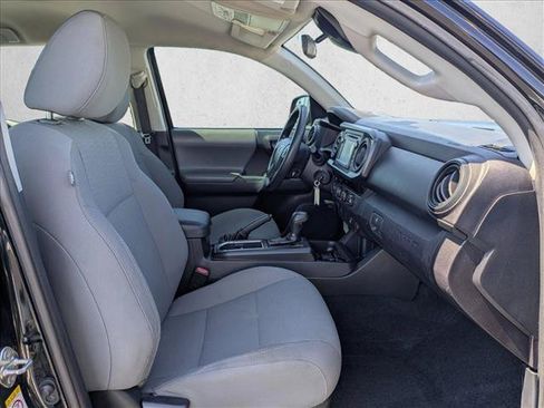 Used 2018 Toyota Tacoma SR5 AWD/4WD image 19