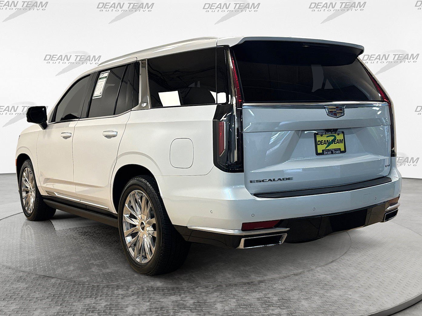 Used 2023 Cadillac Escalade Premium Luxury w/ Performance Package AWD/4WD image 6