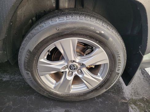 Used 2022 Toyota RAV4 XLE image 29