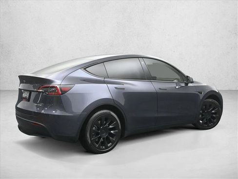 Used 2021 Tesla Model Y Long Range image 2