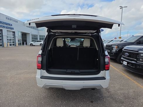 Used 2019 Ford Expedition Platinum AWD/4WD image 6