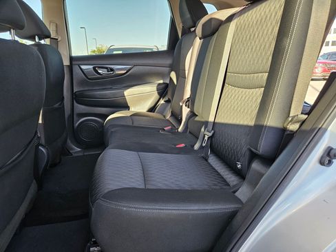 Used 2018 Nissan Rogue SV AWD/4WD image 27