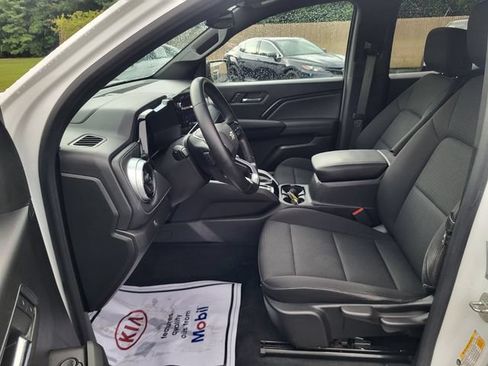 Used 2023 Chevrolet Colorado LT w/ LT Convenience Package AWD/4WD image 10
