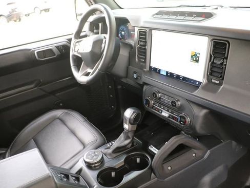 Used 2025 Ford Bronco Badlands AWD/4WD image 13