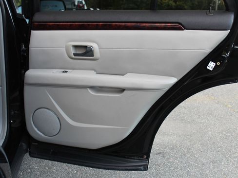 Used 2007 Cadillac SRX w/ Theater Package image 16