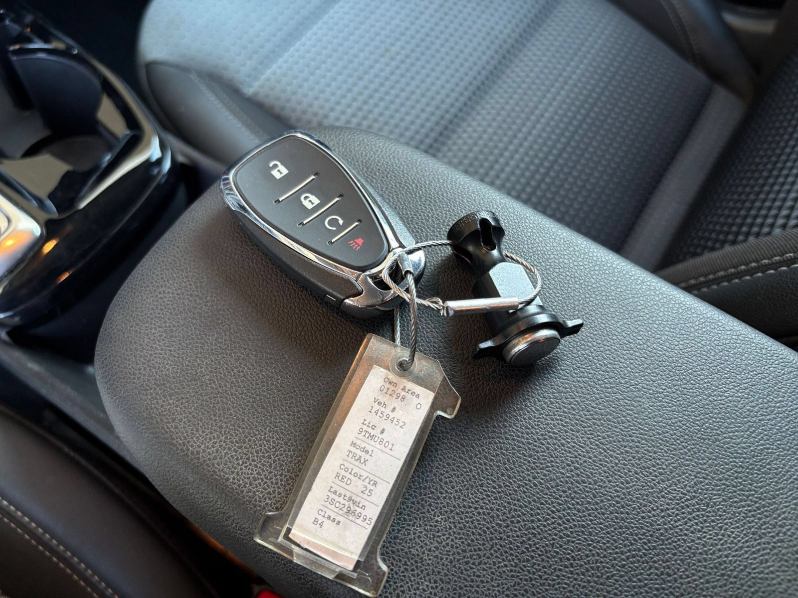 Used 2025 Chevrolet Trax LT FWD image 20