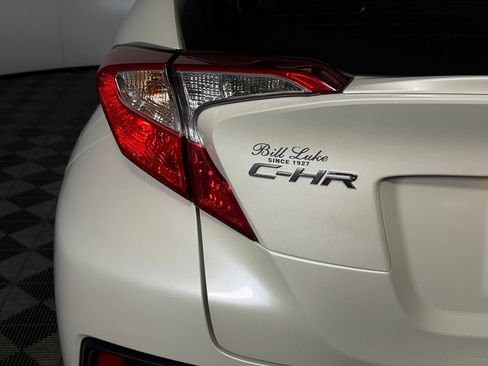 Used 2021 Toyota C-HR XLE FWD image 12