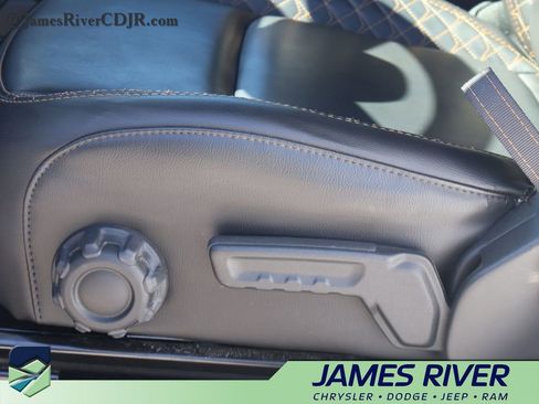 Used 2023 Jeep Wrangler Altitude image 23