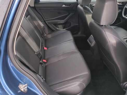 Used 2020 Volkswagen Jetta SE w/ SE Cold Weather Package image 21