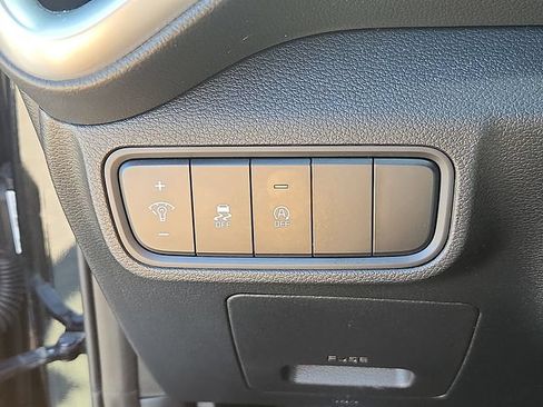 Used 2023 Kia Soul LX FWD image 28