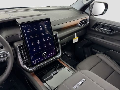 New 2026 GMC Yukon Denali w/ Sun & Power Step Package image 24