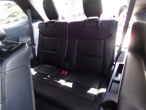 Used 2020 Ford Explorer XLT w/ Equipment Group 202A AWD/4WD image 31