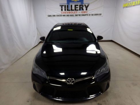 Used 2015 Toyota Camry XSE image 2
