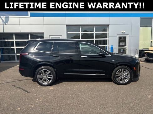 Used 2023 Cadillac XT6 Premium Luxury image 8