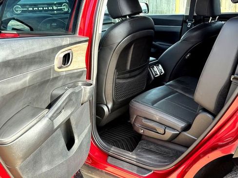 Used 2023 Kia Sorento S image 23