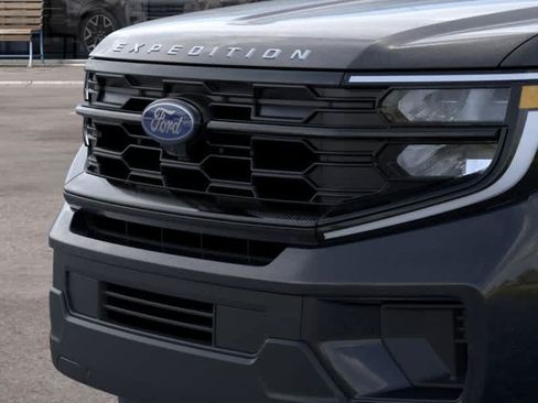 New 2026 Ford Expedition Active AWD/4WD image 17