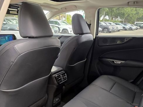 Used 2024 Lexus NX 250 FWD image 29