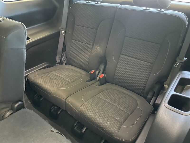Used 2018 GMC Acadia SLE AWD/4WD image 16