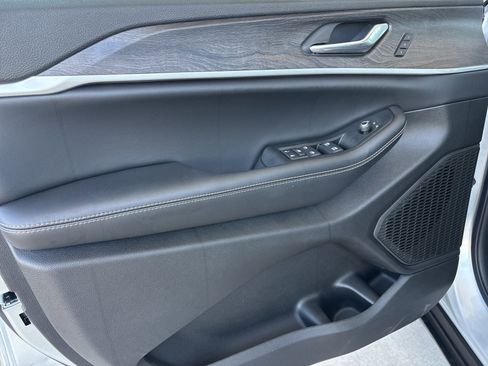 New 2025 Jeep Grand Cherokee Limited w/ Trailer Tow Package image 9