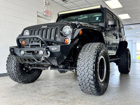 Used 2014 Jeep Wrangler Unlimited Rubicon w/ Max Tow Package AWD/4WD image 21