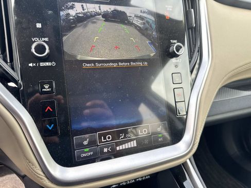 Used 2025 Subaru Outback Premium image 27