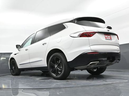 Used 2023 Buick Enclave Essence w/ Sport Touring Edition image 36