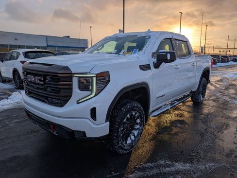 Used 2022 GMC Sierra 1500 AT4X image 4