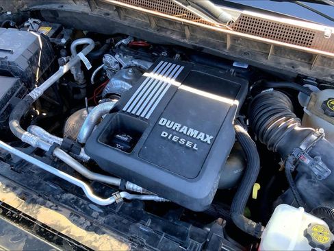 Used 2023 Chevrolet Silverado 1500 RST w/ Z71 Off-Road Package image 33