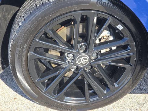 Used 2025 Toyota Camry SE image 7