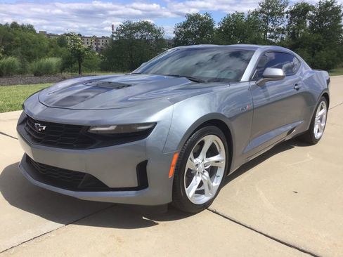 Used 2021 Chevrolet Camaro LT RWD image 3